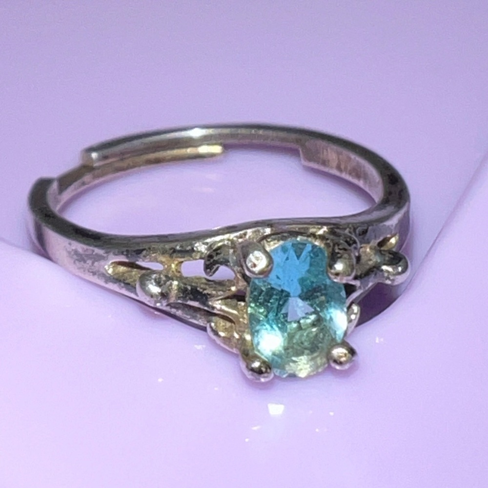 Elegant Sterling Silver Aquamarine Ring